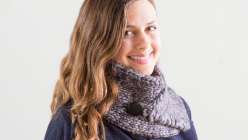 Loom Knitting: Make a Cowl