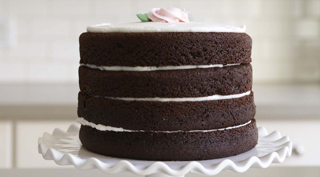 The Wilton Method of Cake Decorating: Bake a Naked, Layered Chocolate Cake