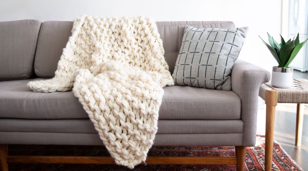 Arm Knitting: Make a Throw Blanket