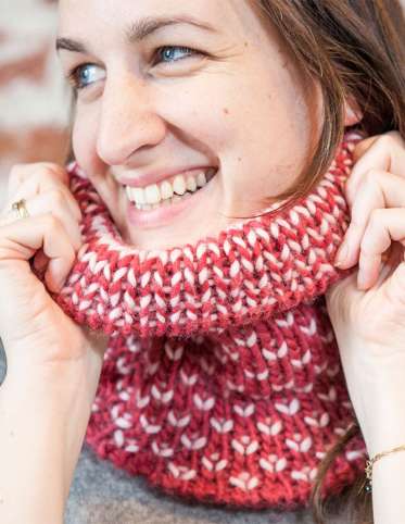 Double Knit a Reversible Cowl