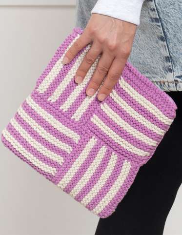 Knit Take A Turn Zippered Pouch