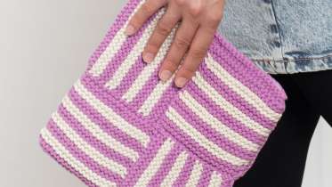 Knit Take A Turn Zippered Pouch