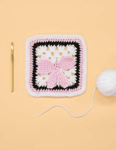 Bodacious Bow Crochet Granny Square