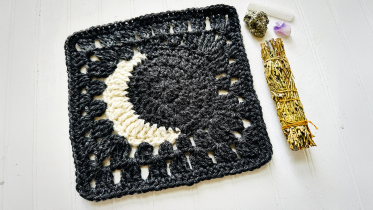 Mysterious Moon Granny Square Pattern