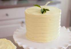 Emily Tatak from Wilton teaches three easy ways to ice a cake with buttercream in this cake decorating class. She teaches decorating techniques using an icing comb, a fork, and a spoon to create gorgeous, textured cake decorating effects.