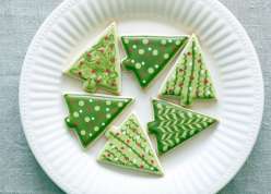 Emily Tatak teaches the Wilton Method of how to make sugar cookie dough and cut out shapes and shares expert tips for cookie decorating with royal icing. This is a great project for holidays including Christmas cookies, Easter cookies or baking with kids.