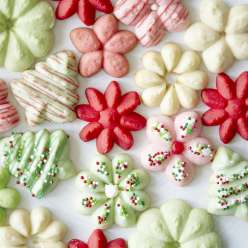 Learn how to decorate cookies using sprinkles, sugar pearls and candy with the Wilton Method